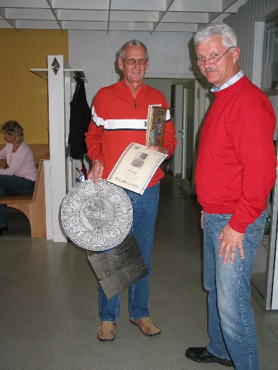 Wilfried Fischer erhält die Auszeichnung
